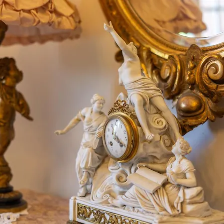 Castel Bois Marie, Pensjonat