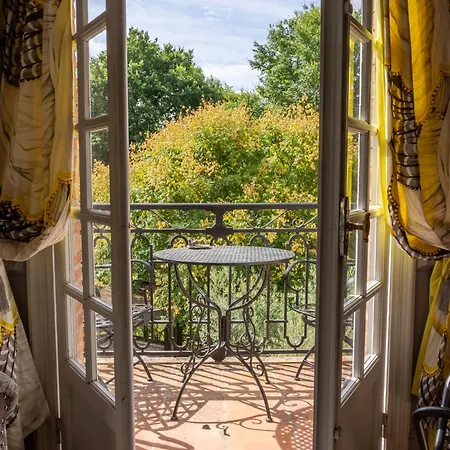 Guest house Castel Bois Marie, 5*